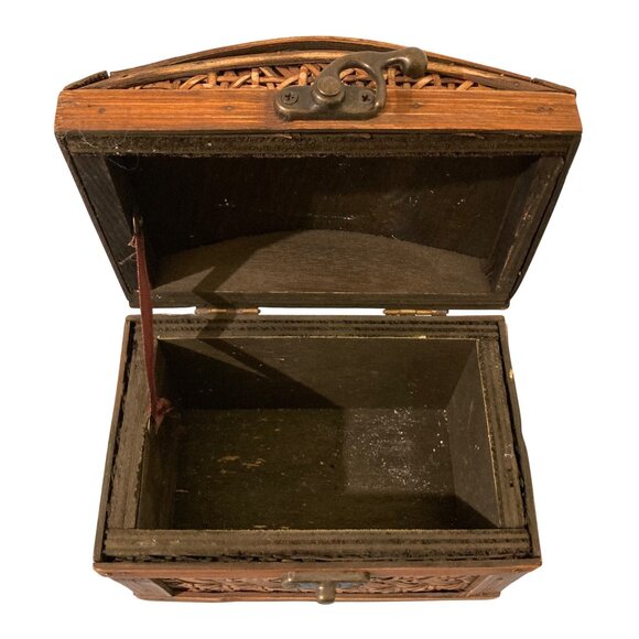 Vintage Woven Wicker Basket Small Storage Trinket Box - Picture 7 of 9